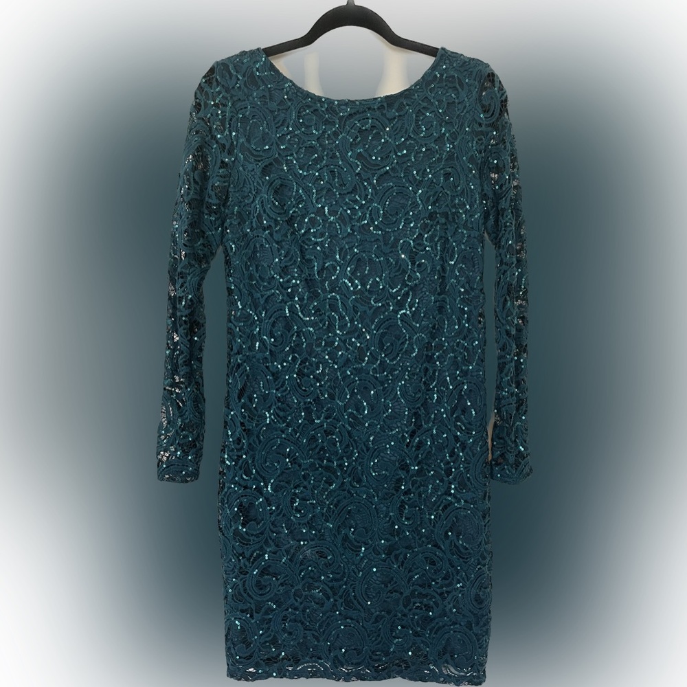 Teal Sequin Stretch Knee-Length Long Sleeve Scoop Back Size 8 Party Dress